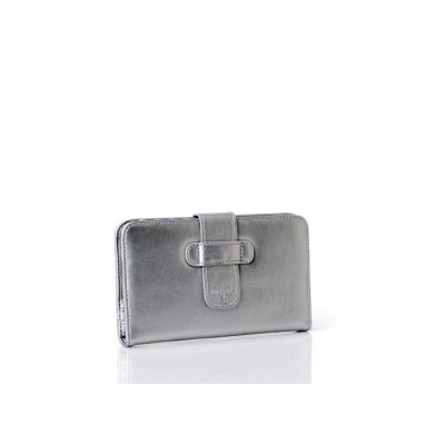 En elegant silverfärgad plånbok för henne.