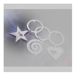 Stjärnformad Nyckelring från Troika med Swarovski-kristaller "Girls Best Friends"